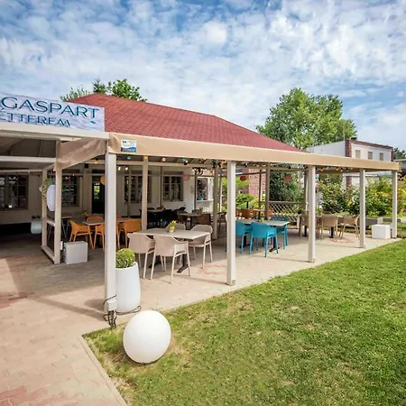 Hotel Magaspart Panzio 3*