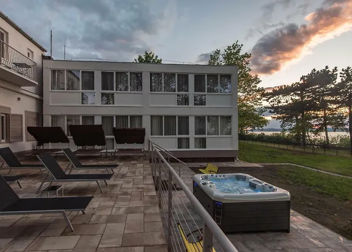 Magaspart Panzio 3* Balatonföldvár