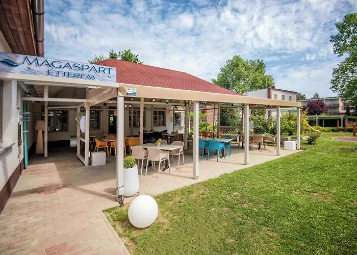 מלון Magaspart Panzio 3*