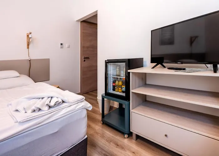 Magaspart Panzio Hotel 3*